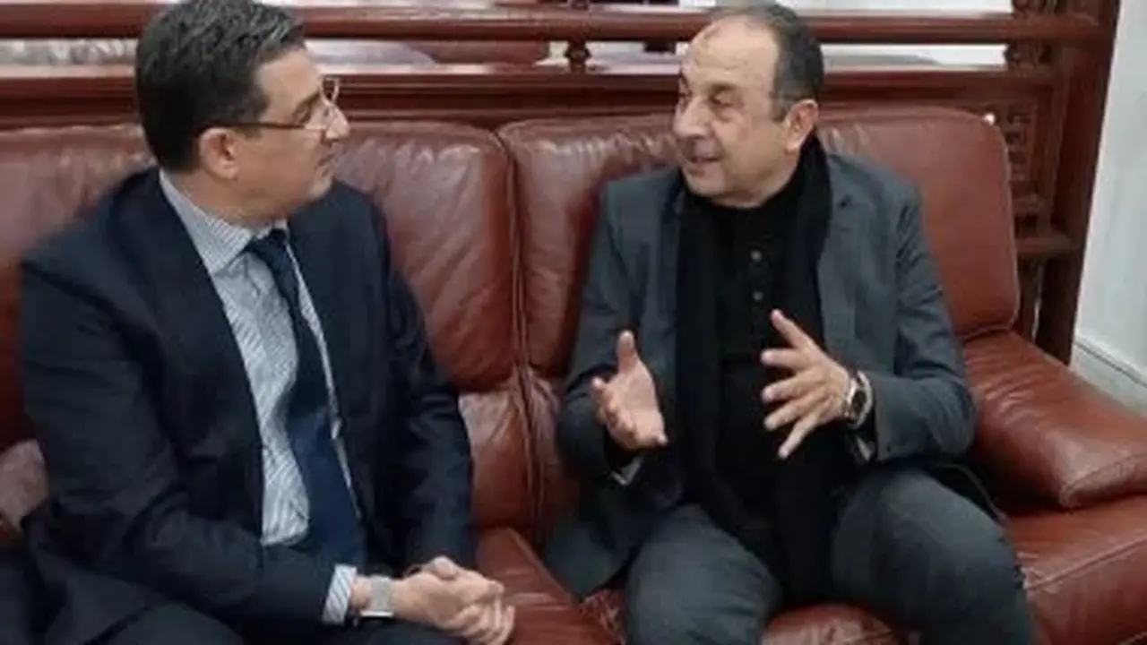 فرص التعاون بين وزارتي قطاع الأعمال العام والصحة الجزائرية تعزز الشراكة الحكومية